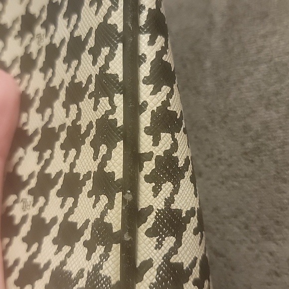 Lauren Ralph Lauren Black & White Houndstooth Wristlet